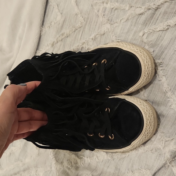 Converse Black Fringe High-Top Women's Shoes size 7! - Picture 2 of 9